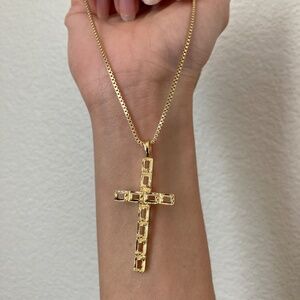 New Vanessa Mooney gold cross pendant statement necklace